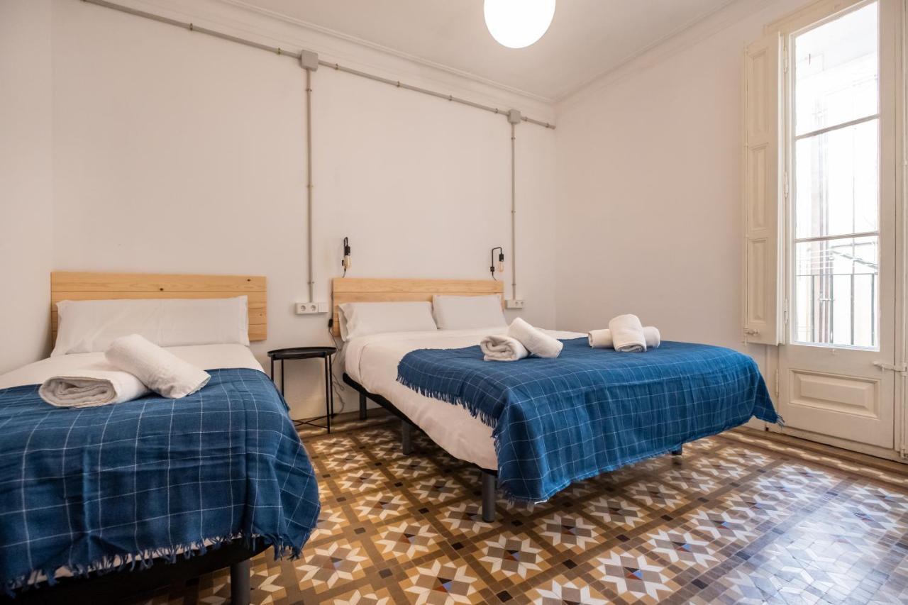 B42 - Modernist Apartment For Large Groups In Eixample Barcelona Eksteriør bilde